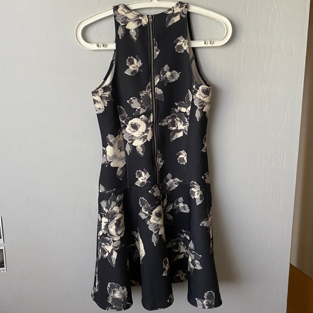 Abercrombie Larissa Neoprene Floral Skater Dress - Picture 4 of 10